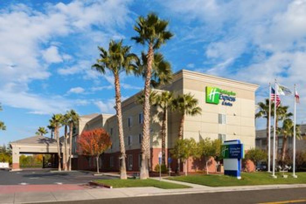 Holiday Inn Exp Stes Vacaville