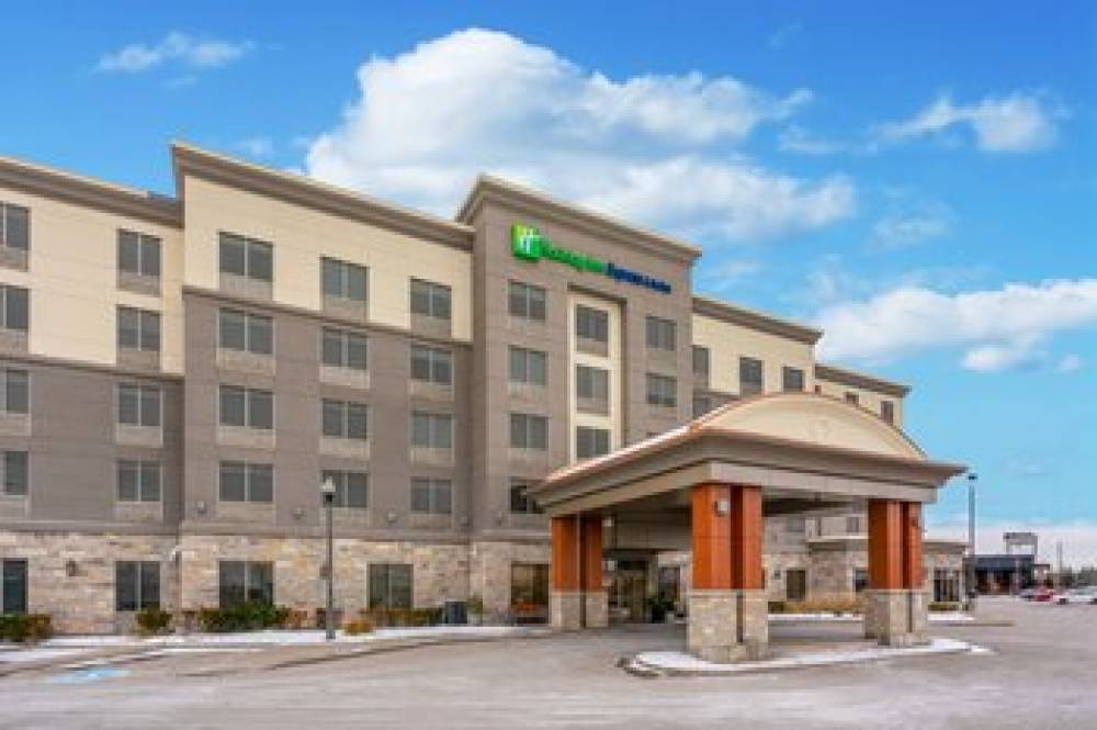 HOLIDAY INN EXP STES VAUGHAN 1