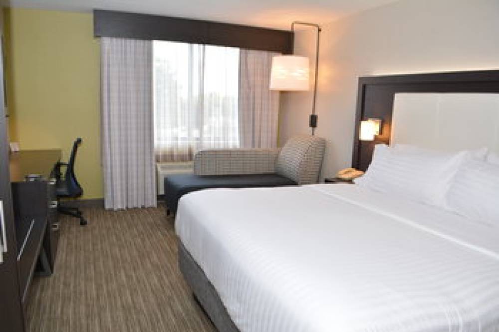 HOLIDAY INN EXP STES WATERVILLE NOR 6