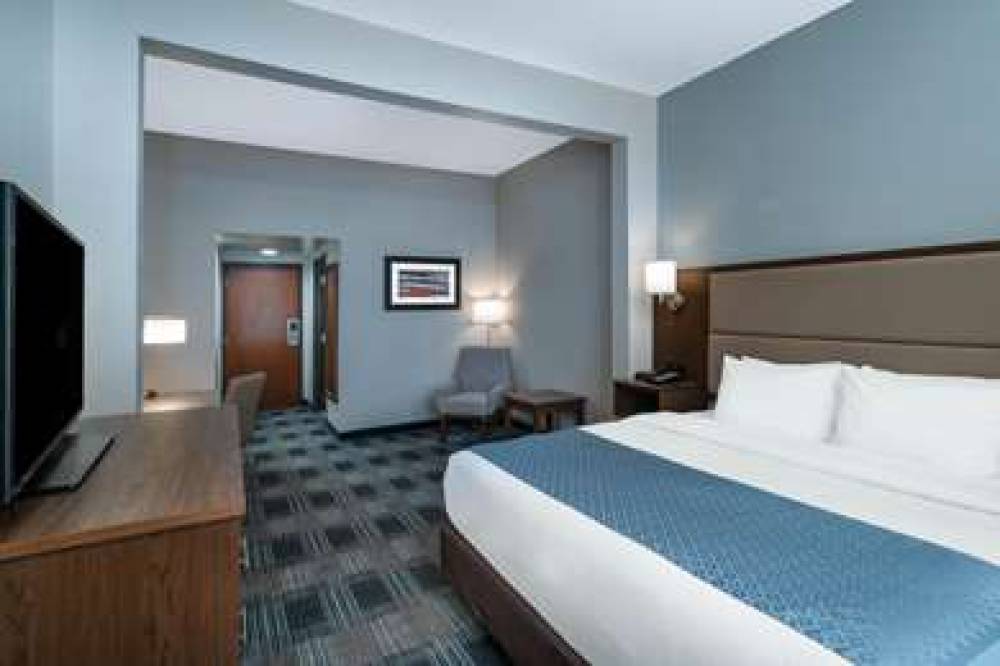 HOLIDAY INN EXP STES WEST 9