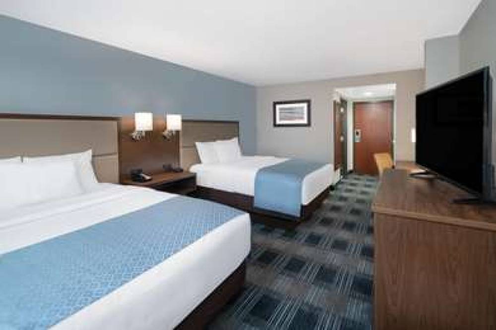 HOLIDAY INN EXP STES WEST 4