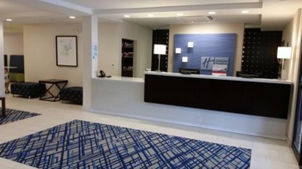 HOLIDAY INN EXP STES WEST OCEA 5