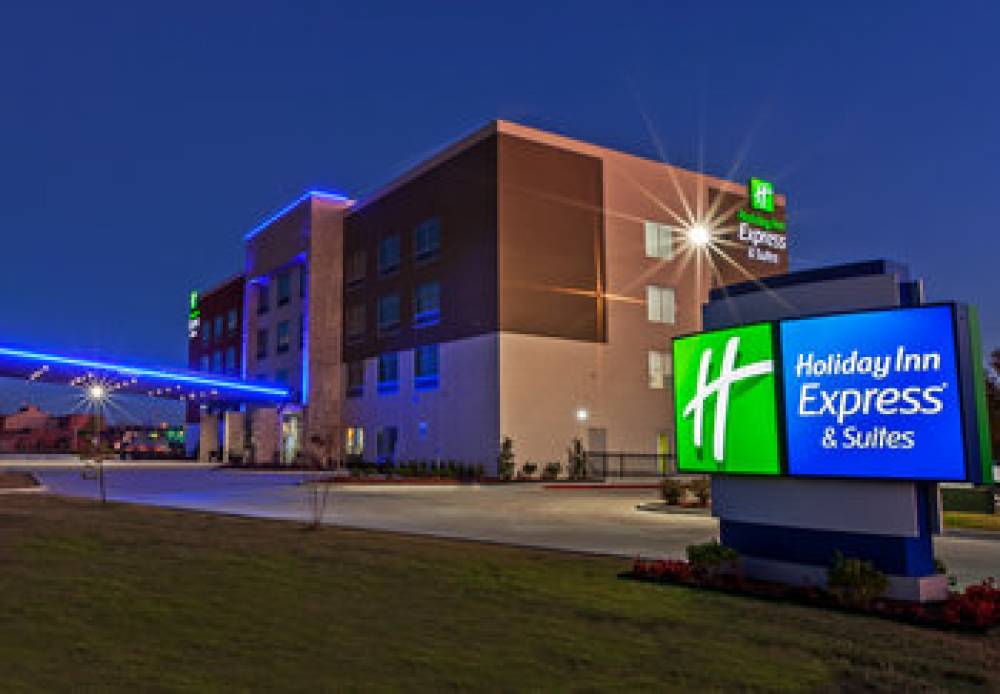 Holiday Inn Exp Stes West Sand Sp