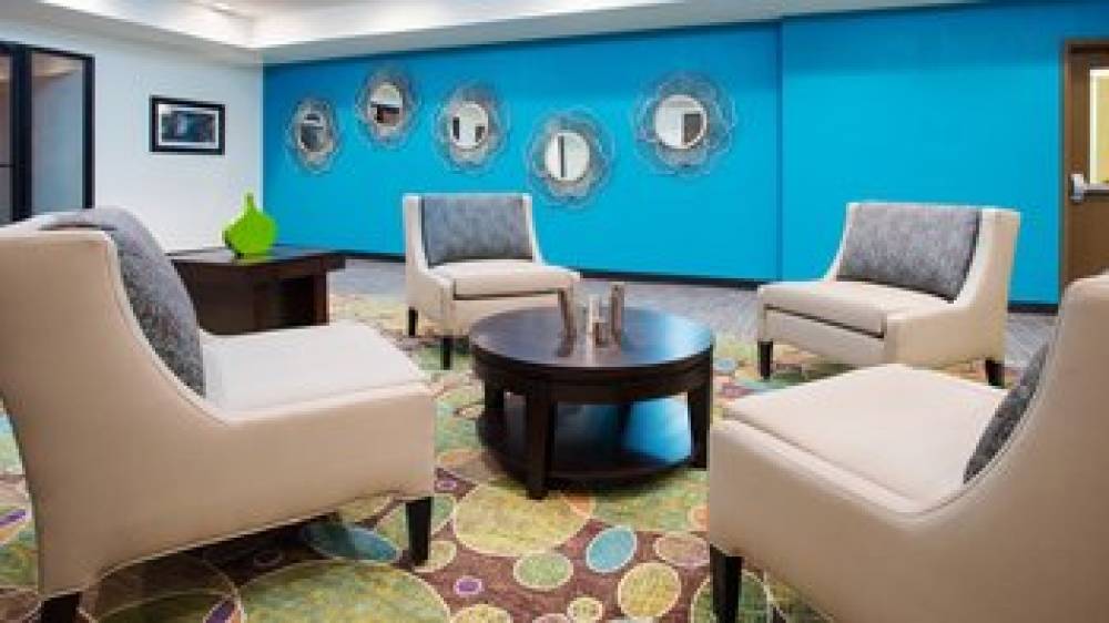 HOLIDAY INN EXP STES WYOMISSING 8