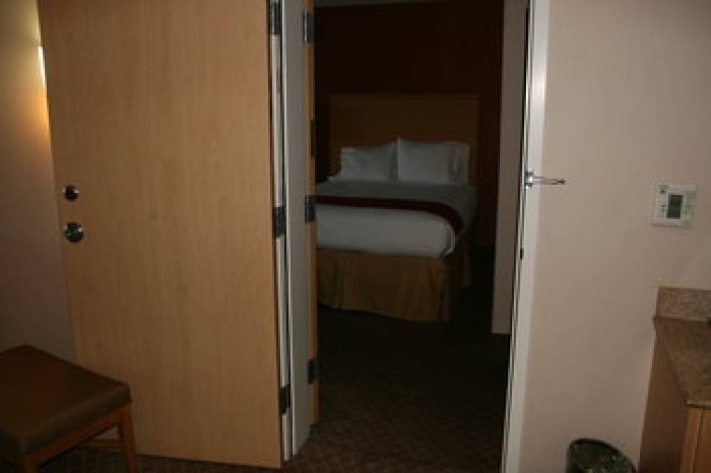 HOLIDAY INN EXP STOCKTON SE 6