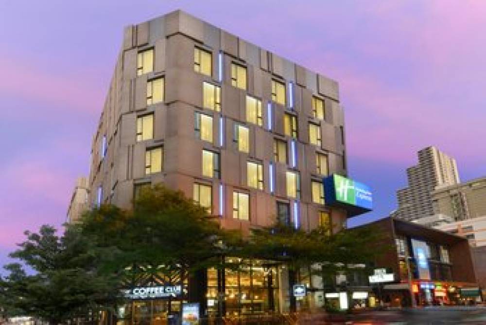 HOLIDAY INN EXP SUKHUMVIT 11 1