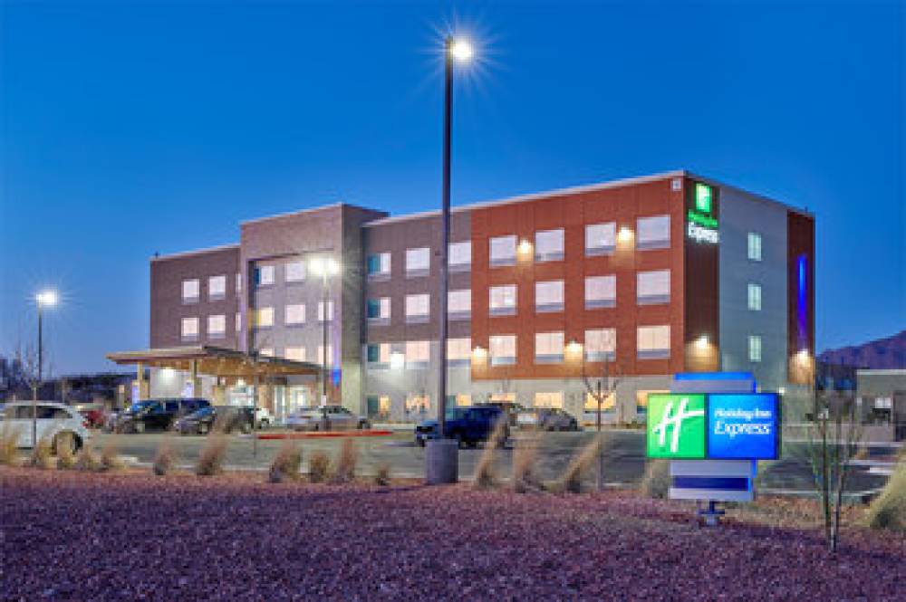 HOLIDAY INN EXP SUNLAND PARK AREA 1