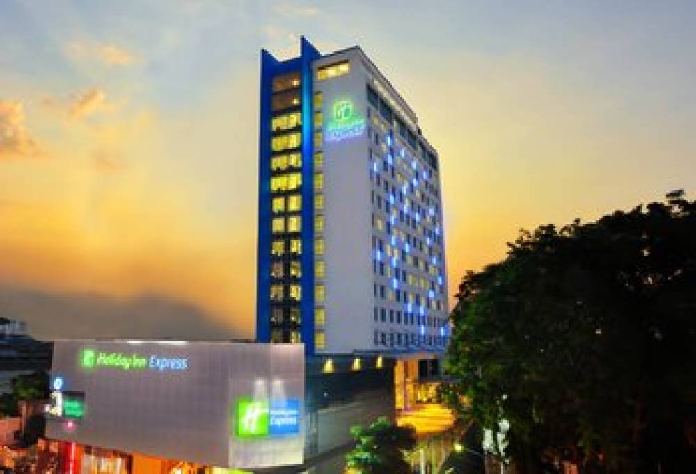 HOLIDAY INN EXP SURABAYA CENTERPOIN 1