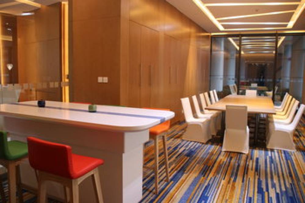 HOLIDAY INN EXP TAIHU NEW CITY 10