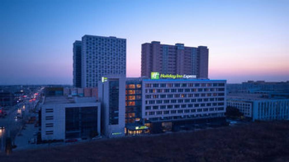 HOLIDAY INN EXP TEXTILE CITY 3