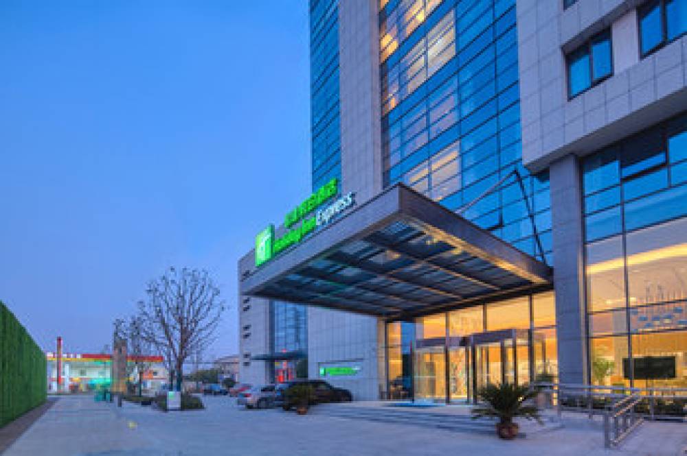 HOLIDAY INN EXP TEXTILE CITY 1