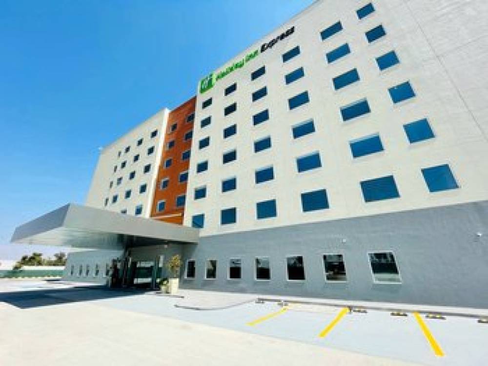 HOLIDAY INN EXP VALLARTA PONIENTE 1