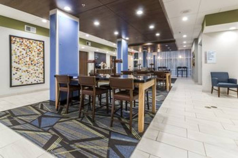 HOLIDAY INN EXP VILLA RICA 2