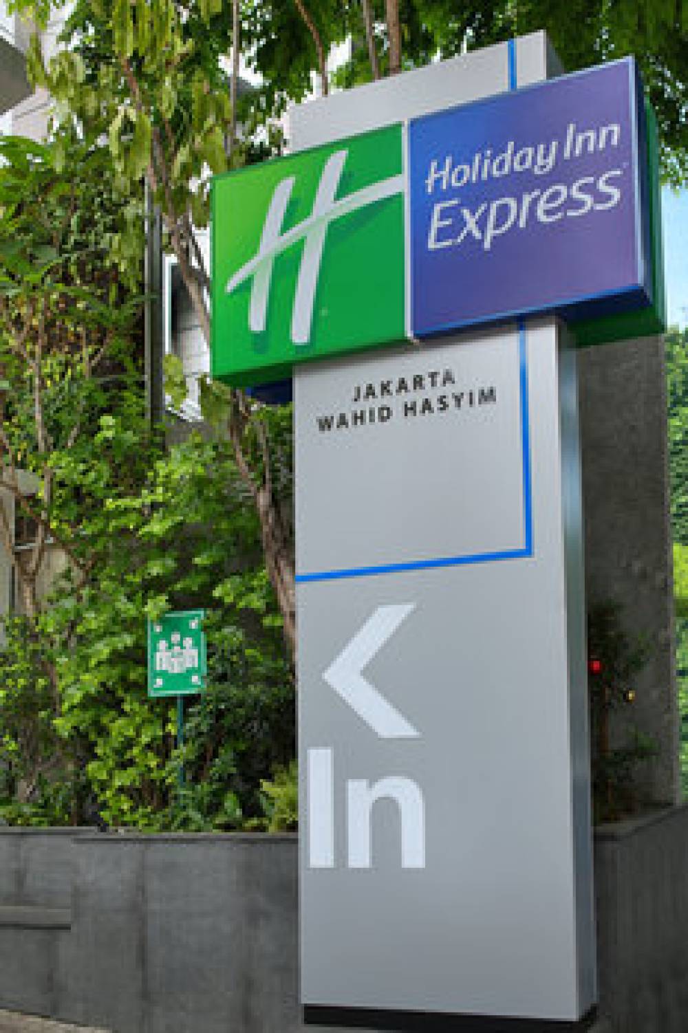 HOLIDAY INN EXP WAHID HASYIM 1