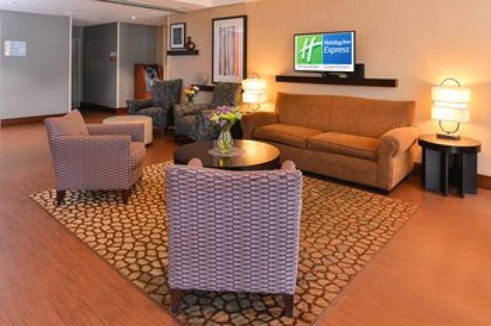 HOLIDAY INN EXP WORCESTER DWTN 6