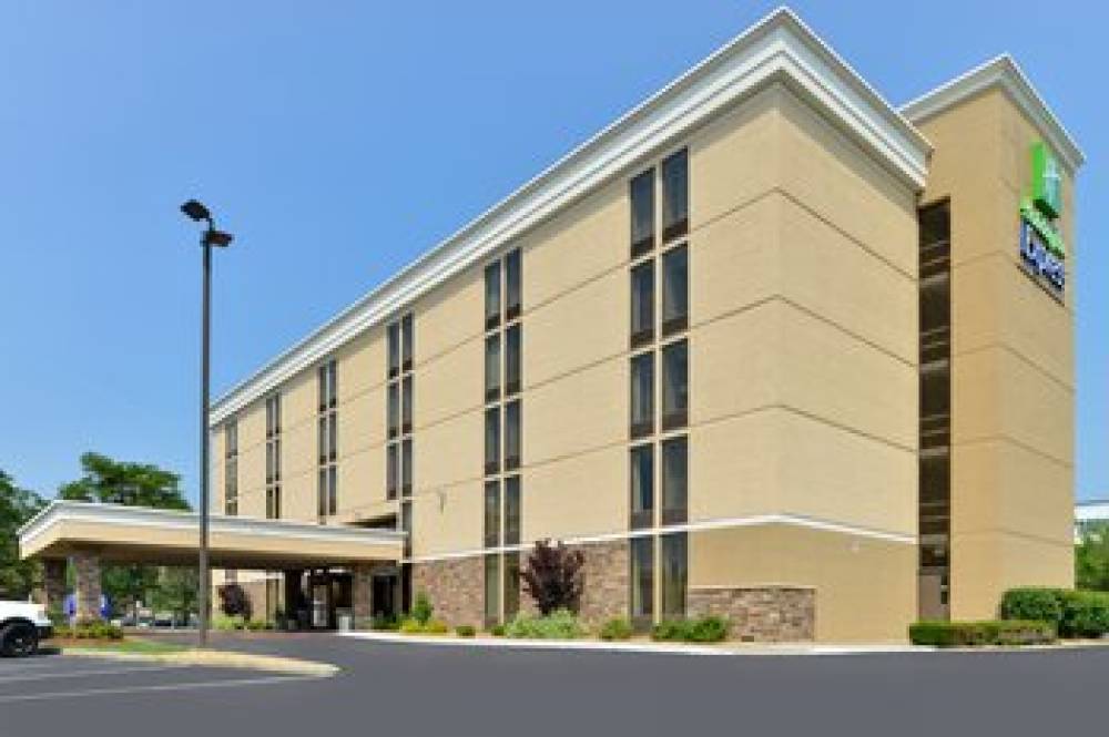 HOLIDAY INN EXP WORCESTER DWTN 8