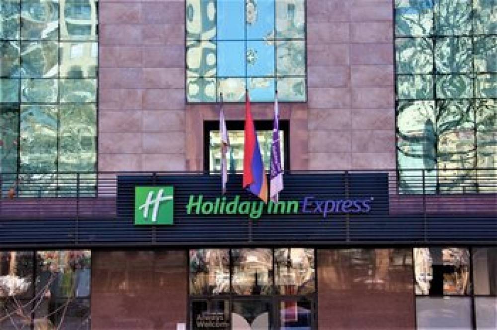 HOLIDAY INN EXP YEREVAN 6