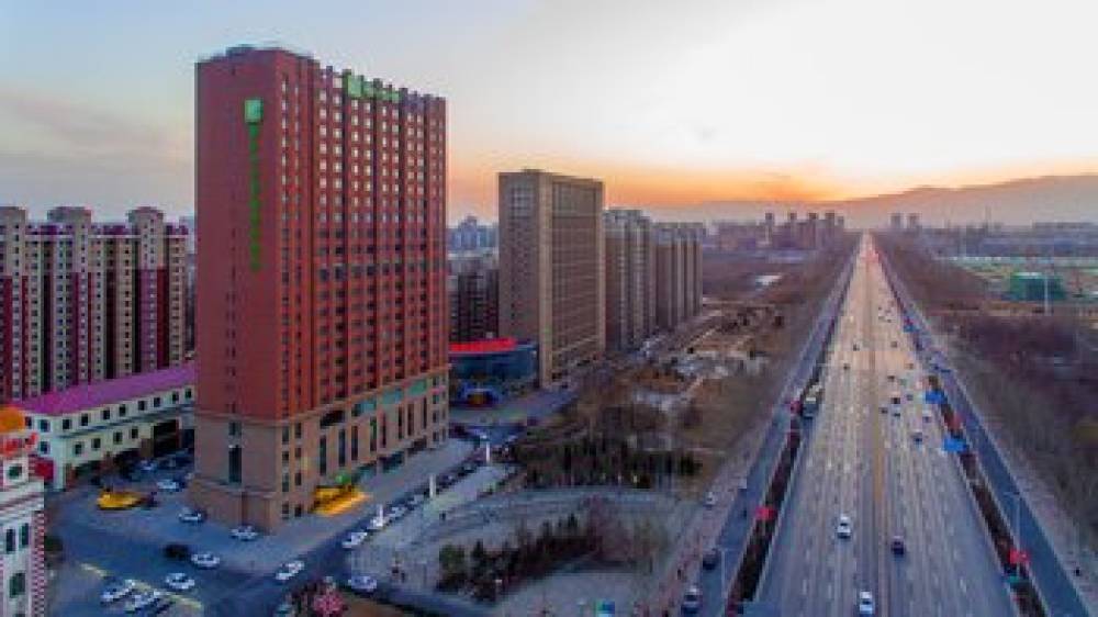 HOLIDAY INN EXP YINCHUAN DOWNTOWN 8