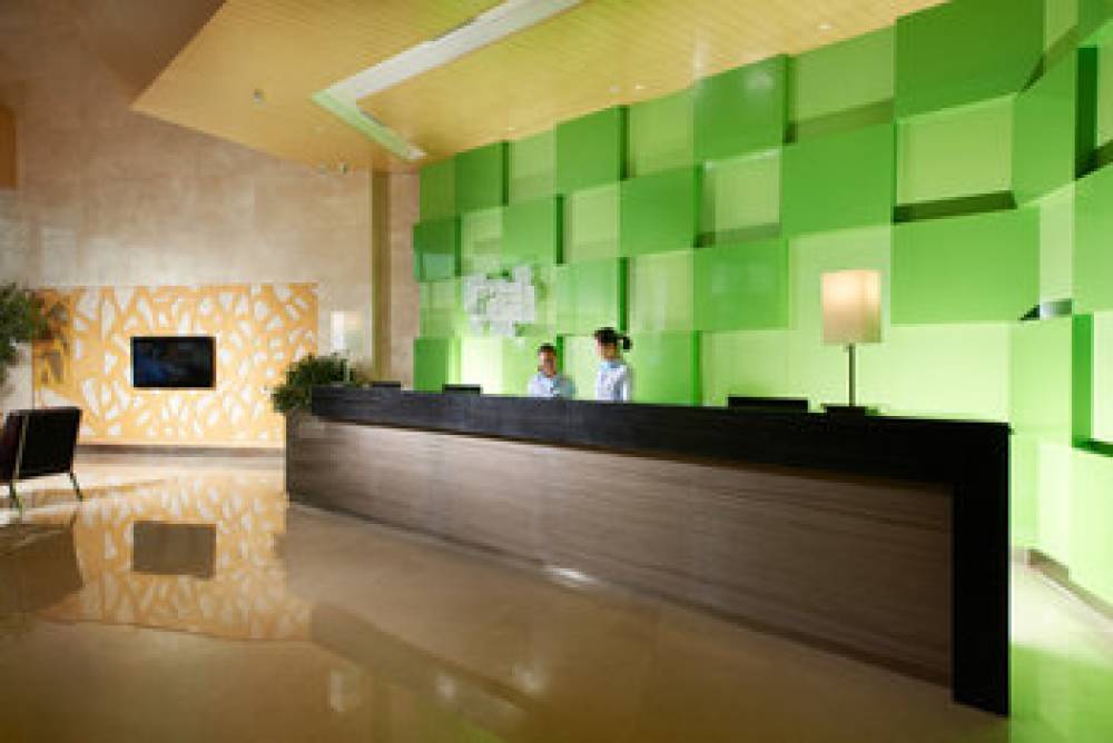 HOLIDAY INN EXP ZHENGZHOU APT 4