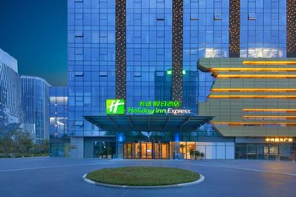 HOLIDAY INN EXP ZHENGZHOU LONGZI LA 3