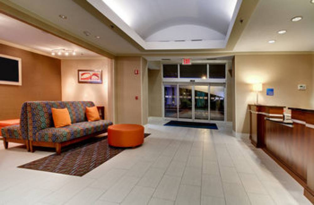 HOLIDAY INN EXPRESS AND SUITES JACK 6