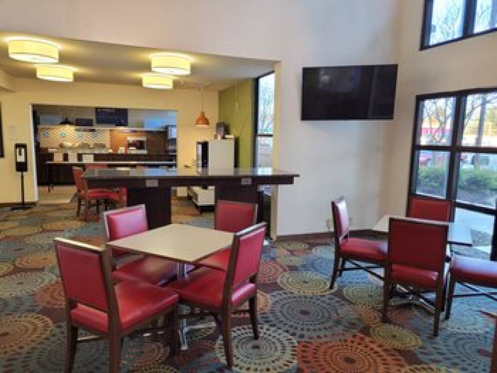 Holiday Inn Express ANDERSON-I-85 (EXIT 27-HWY 81) 4