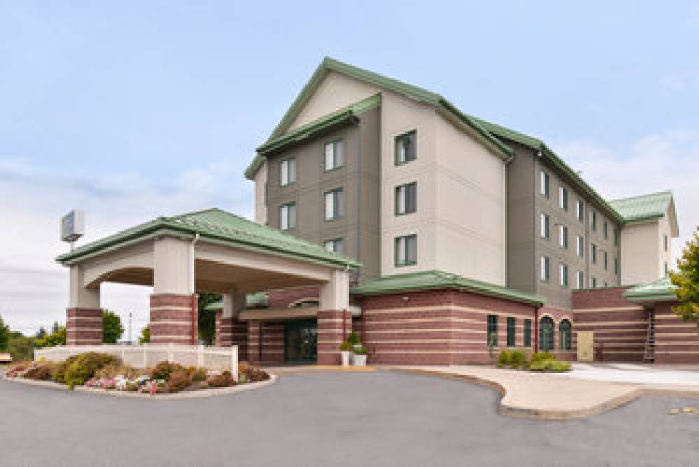 Holiday Inn Express BREEZEWOOD 1