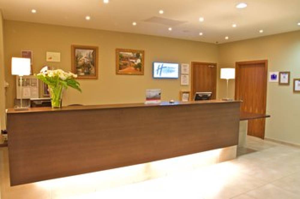 Holiday Inn Express CAMPO DE GIBRALTAR - BARRIOS 10