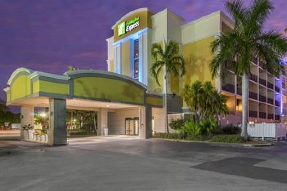 Holiday Inn Express CAPE CORAL-FORT MYERS AREA 1