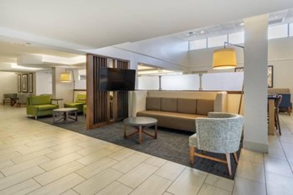 Holiday Inn Express CAPE CORAL-FORT MYERS AREA 3