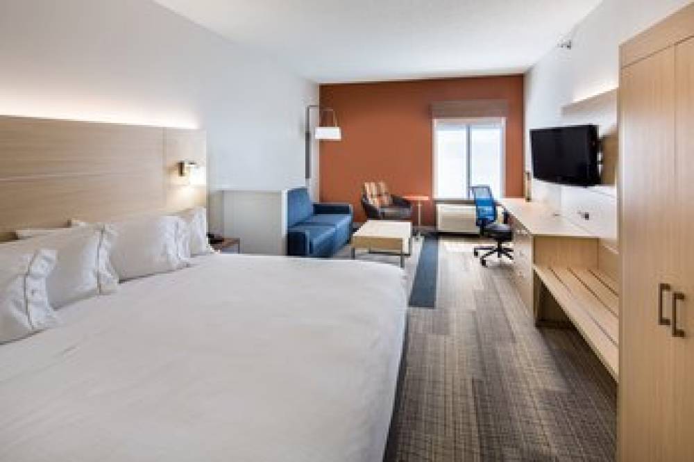 Holiday Inn Express CEDAR RAPIDS (COLLINS RD) 8