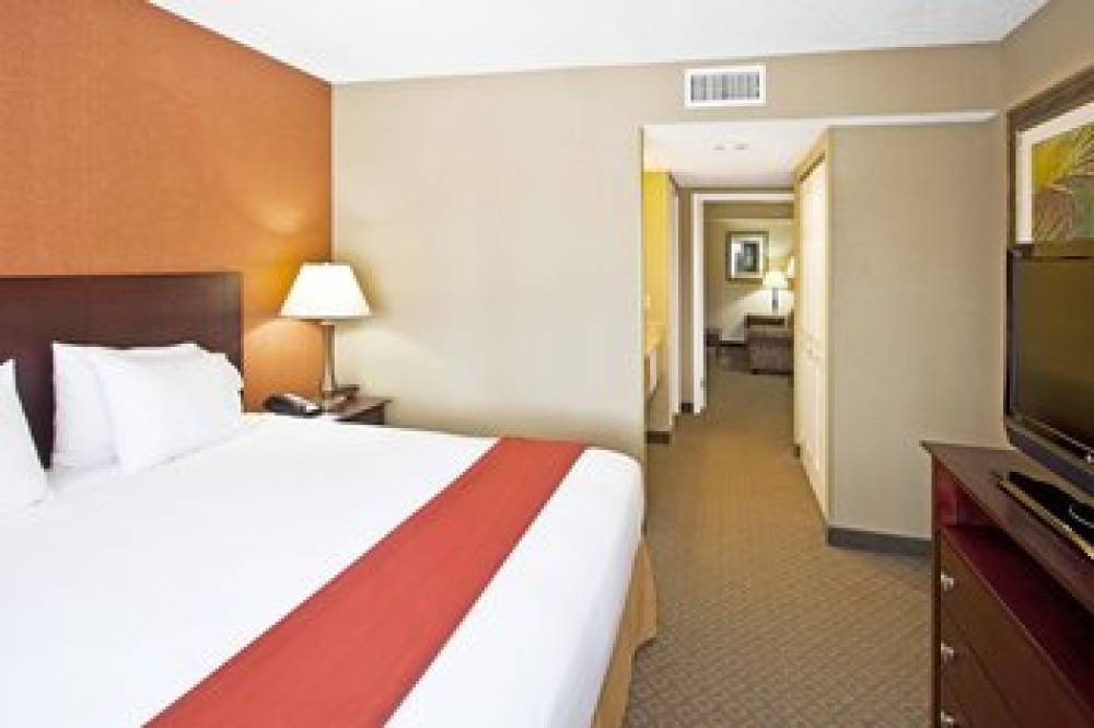 Holiday Inn Express CLEARWATER EAST - ICOT CENTER 3