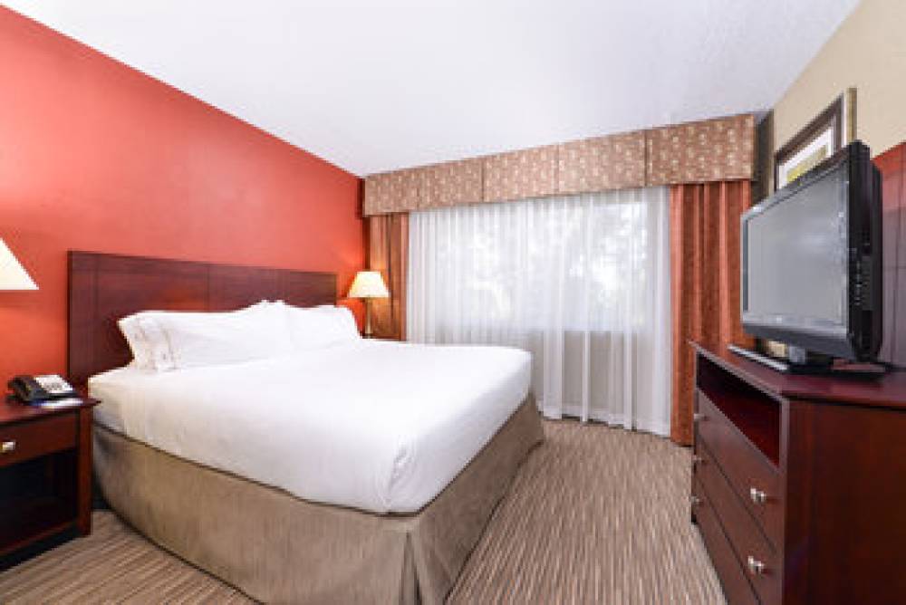 Holiday Inn Express CLEARWATER EAST - ICOT CENTER 4