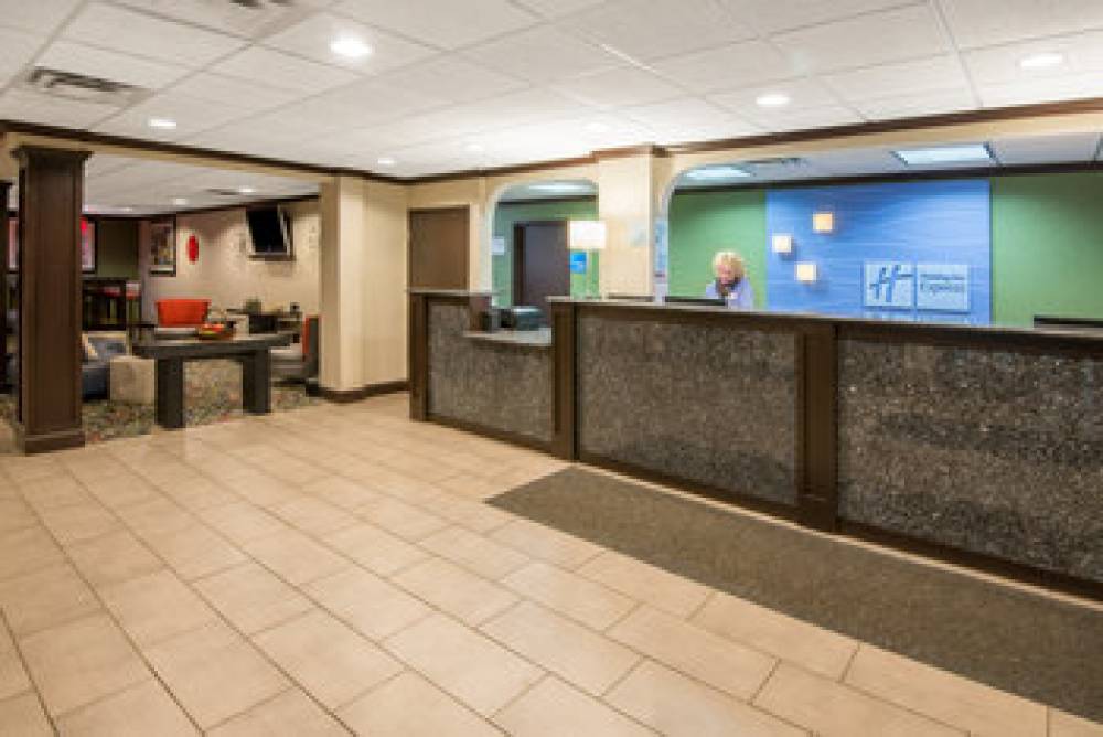 Holiday Inn Express CLEVELAND AIRPORT - BROOK PARK 7