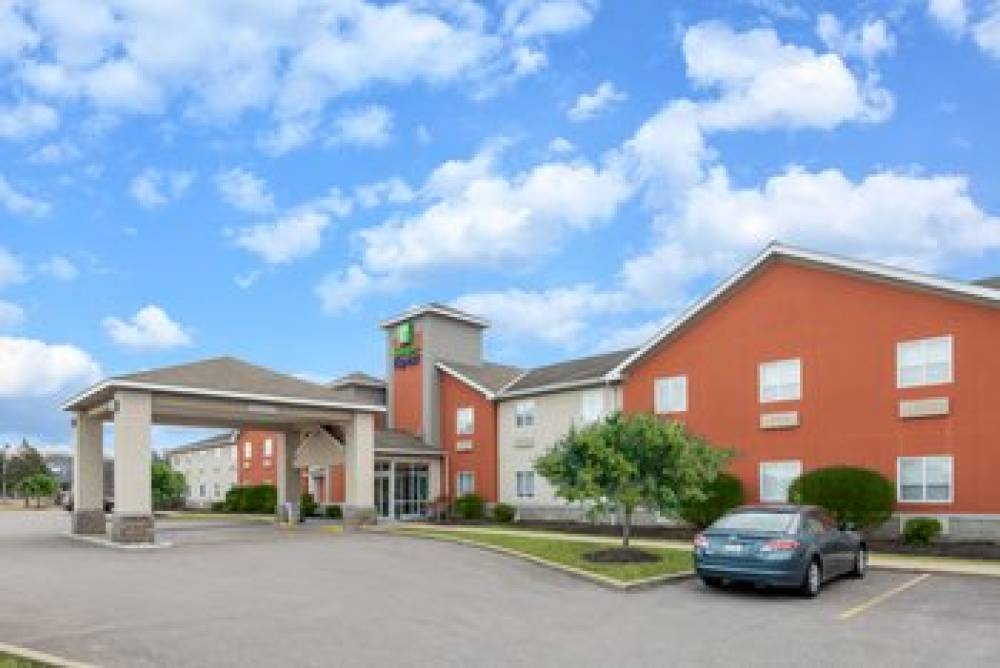 Holiday Inn Express CLEVELAND-VERMILION 1