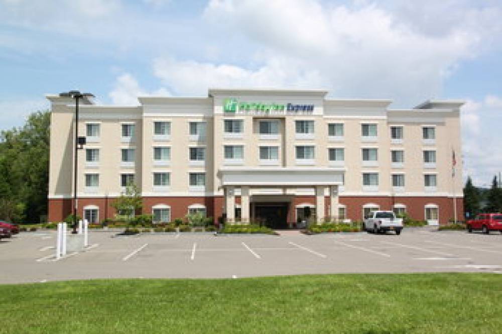 Holiday Inn Express CORTLAND 7