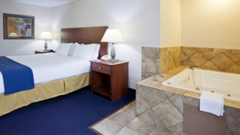 Holiday Inn Express DEFOREST (MADISON AREA) 8