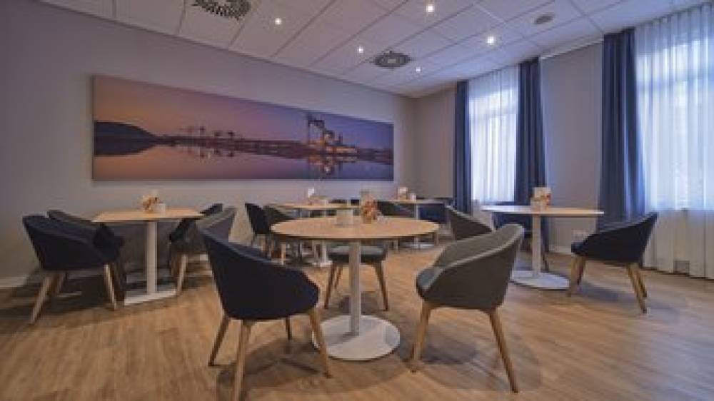 Holiday Inn Express DORTMUND 4