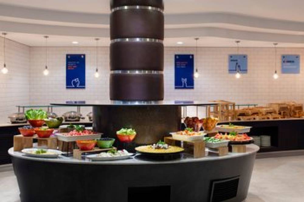 Holiday Inn Express DUBAI AIRPORT 6