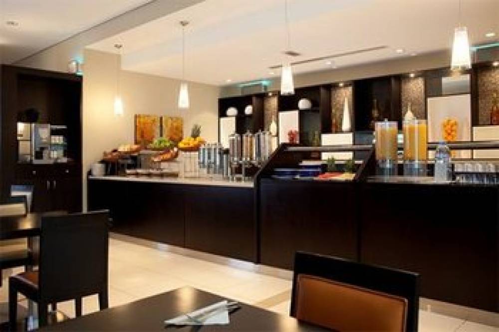 Holiday Inn Express DUBAI - JUMEIRAH   9