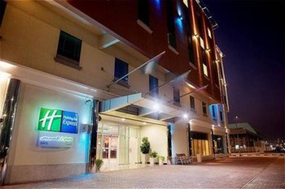 Holiday Inn Express DUBAI - SAFA PARK 7