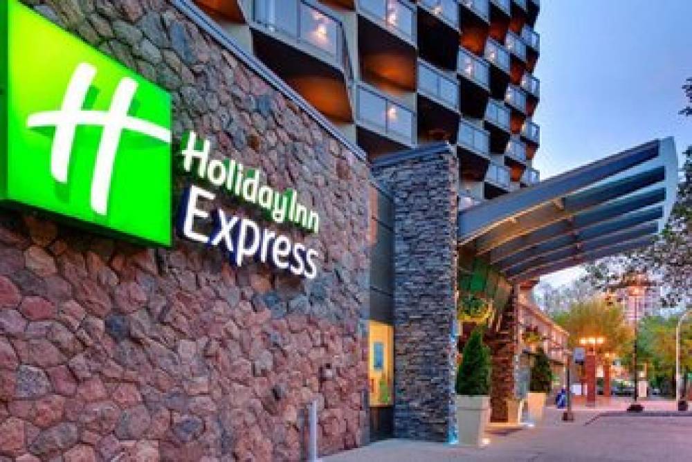 Holiday Inn Express EDMONTON DOWNTOWN 1