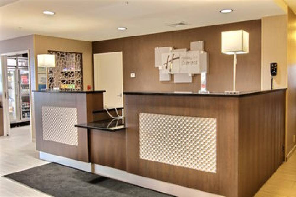 Holiday Inn Express Fargo West Acres