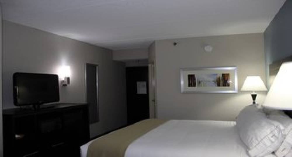 Holiday Inn Express FORSYTH 3