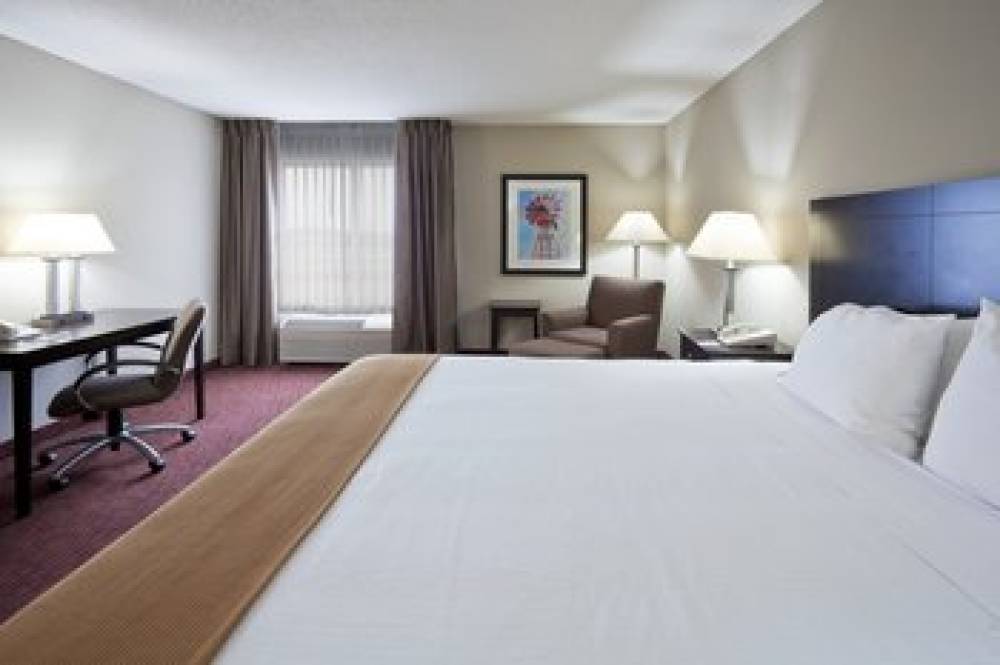 Holiday Inn Express FORT WAYNE-EAST (NEW HAVEN) 6