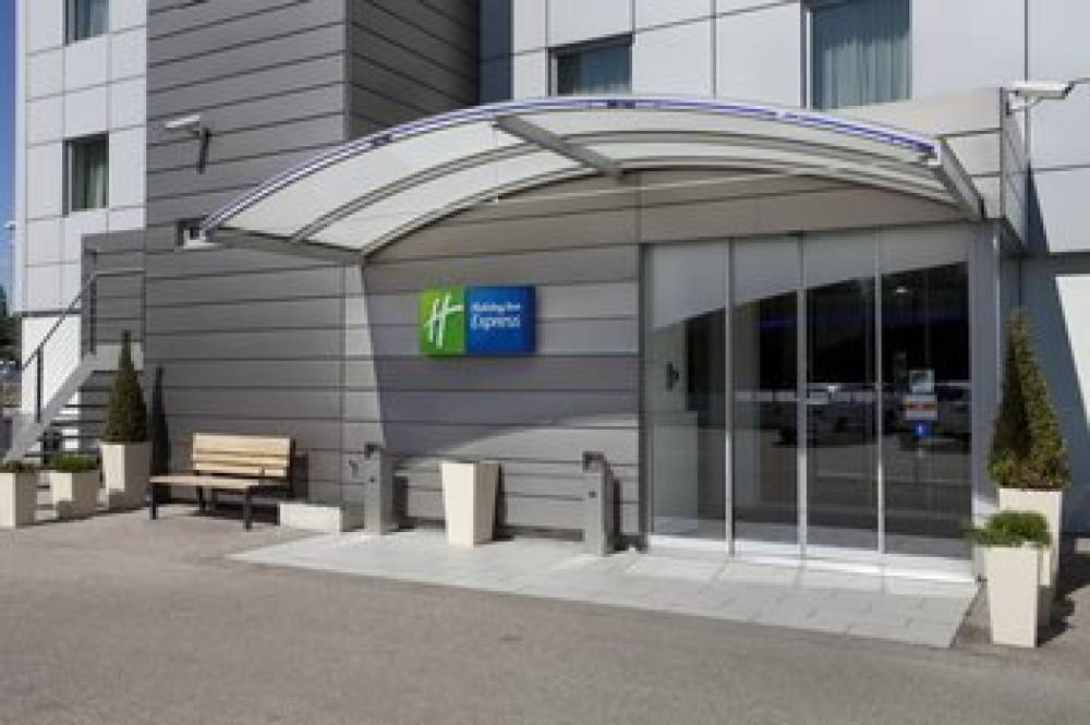 Holiday Inn Express GENEVA AIRPORT 1