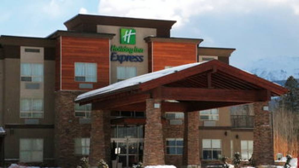 Holiday Inn Express GOLDEN-KICKING HORSE 1