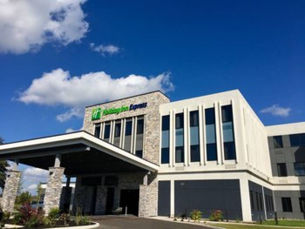 Holiday Inn Express Grand Island Niagara Falls