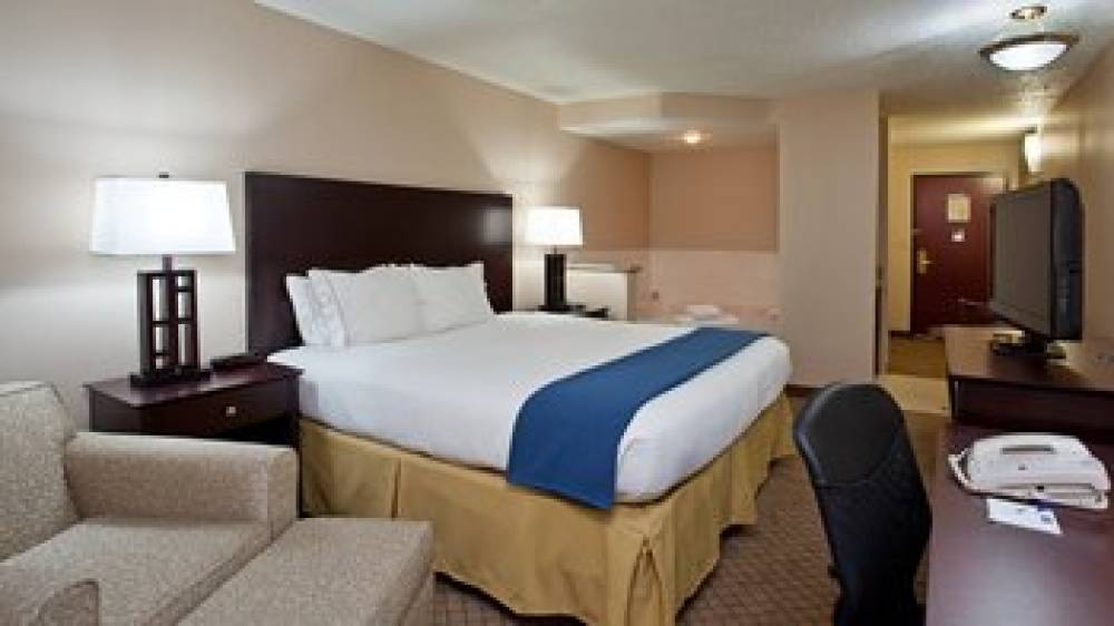 Holiday Inn Express GROVE CITY (OUTLET CENTER) 4