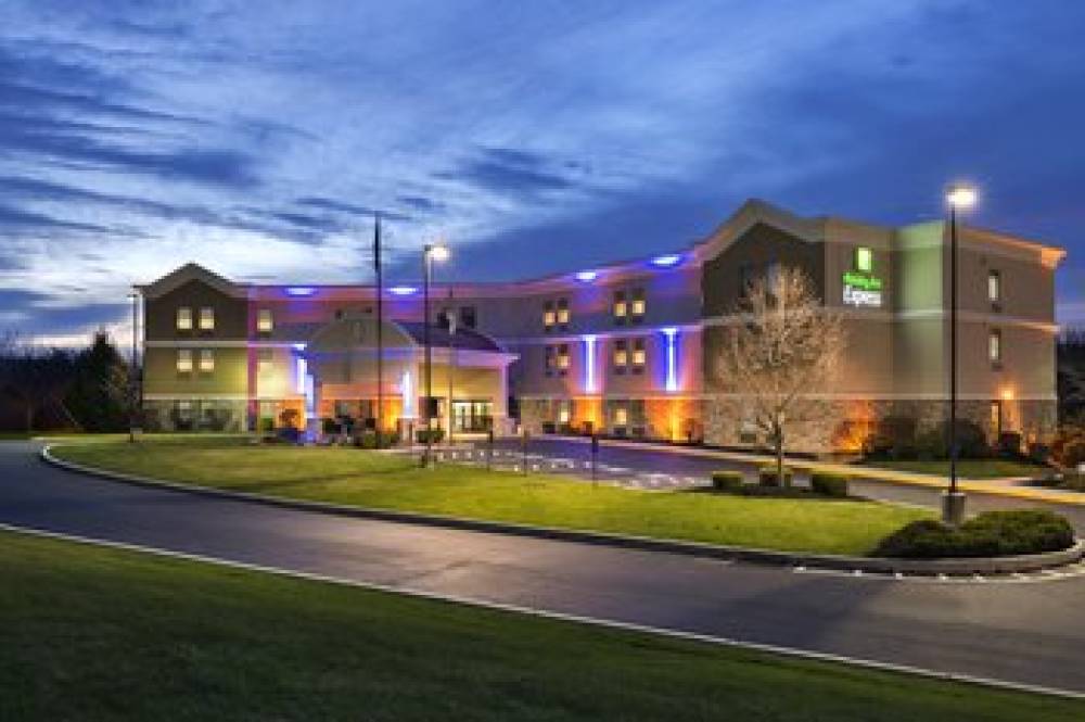 Holiday Inn Express HARRISBURG NE 1